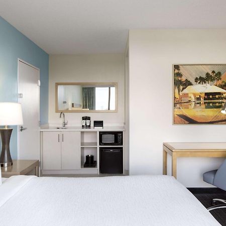Embassy Suites By Hilton Tampa Airport Westshore Экстерьер фото
