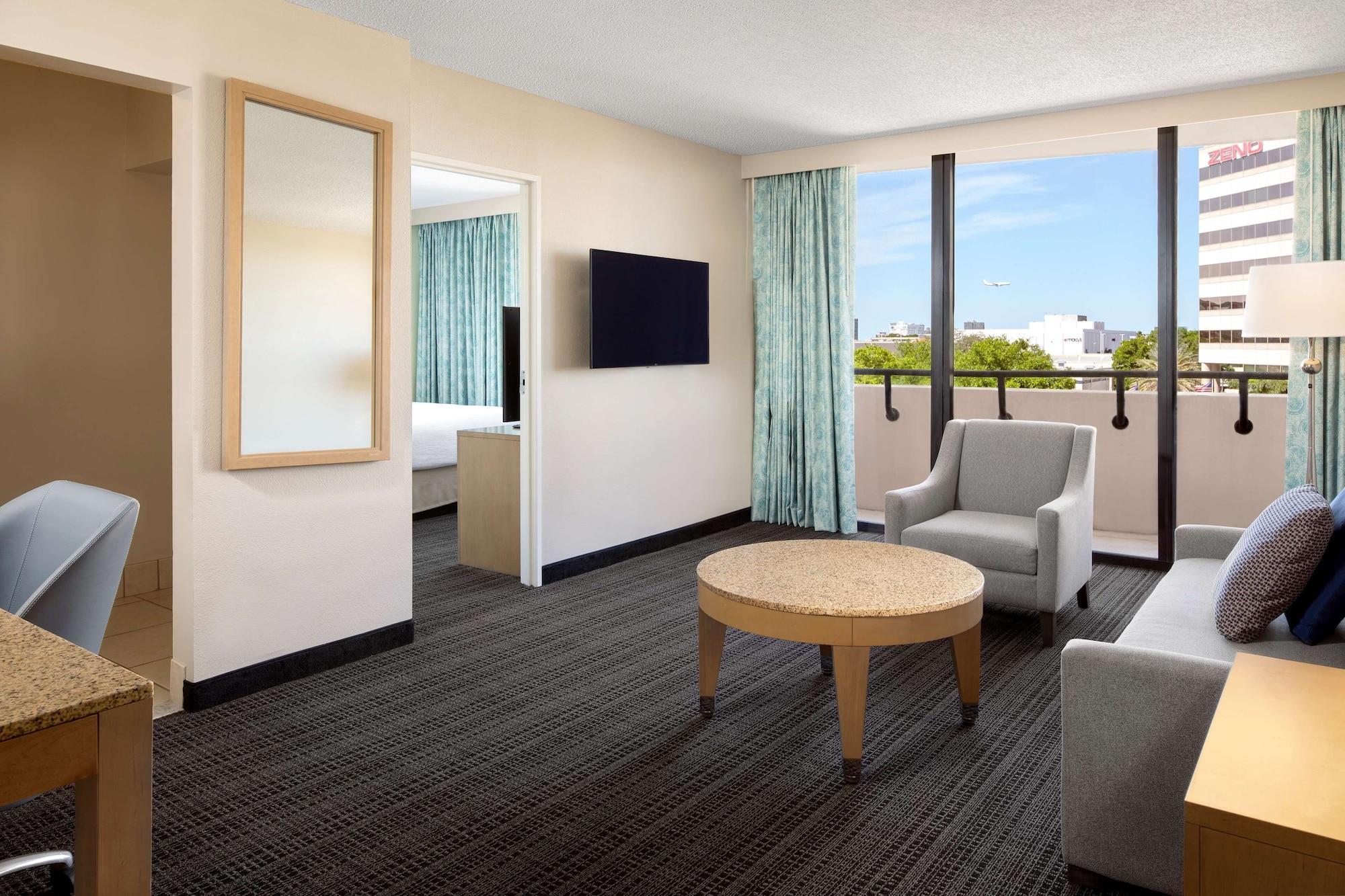 Embassy Suites By Hilton Tampa Airport Westshore Экстерьер фото