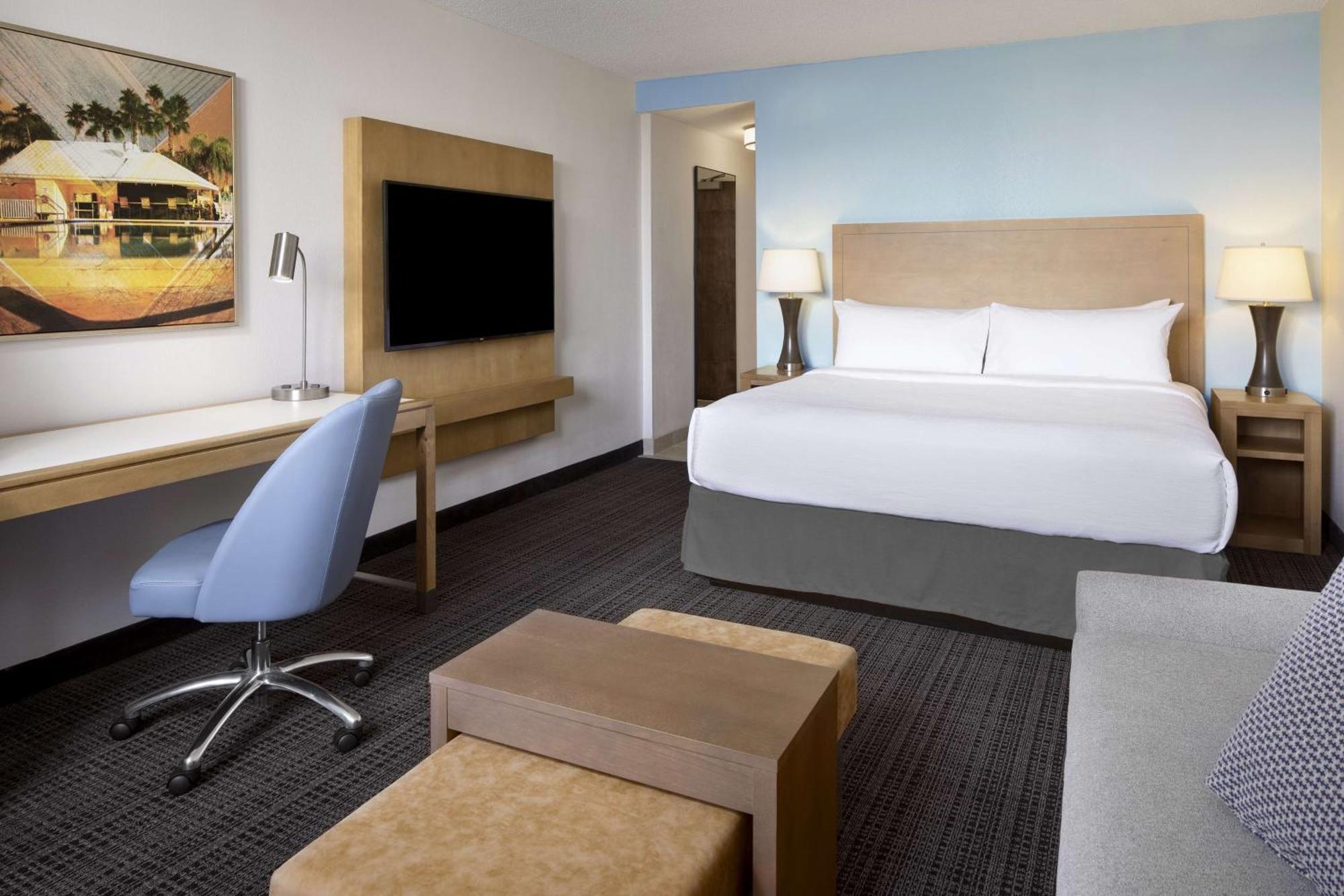 Embassy Suites By Hilton Tampa Airport Westshore Экстерьер фото