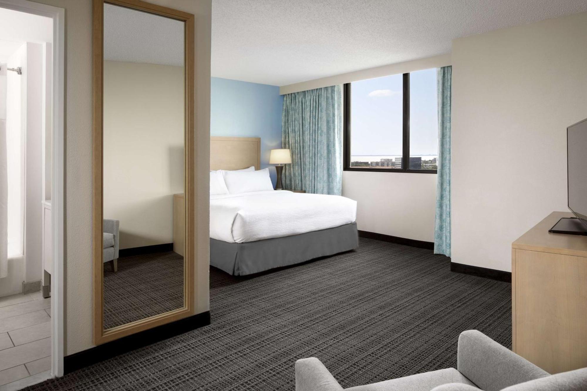 Embassy Suites By Hilton Tampa Airport Westshore Экстерьер фото